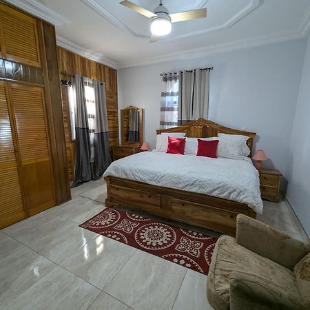 Jezhos - Dina Fully Furnished Apartment Accra Exterior photo