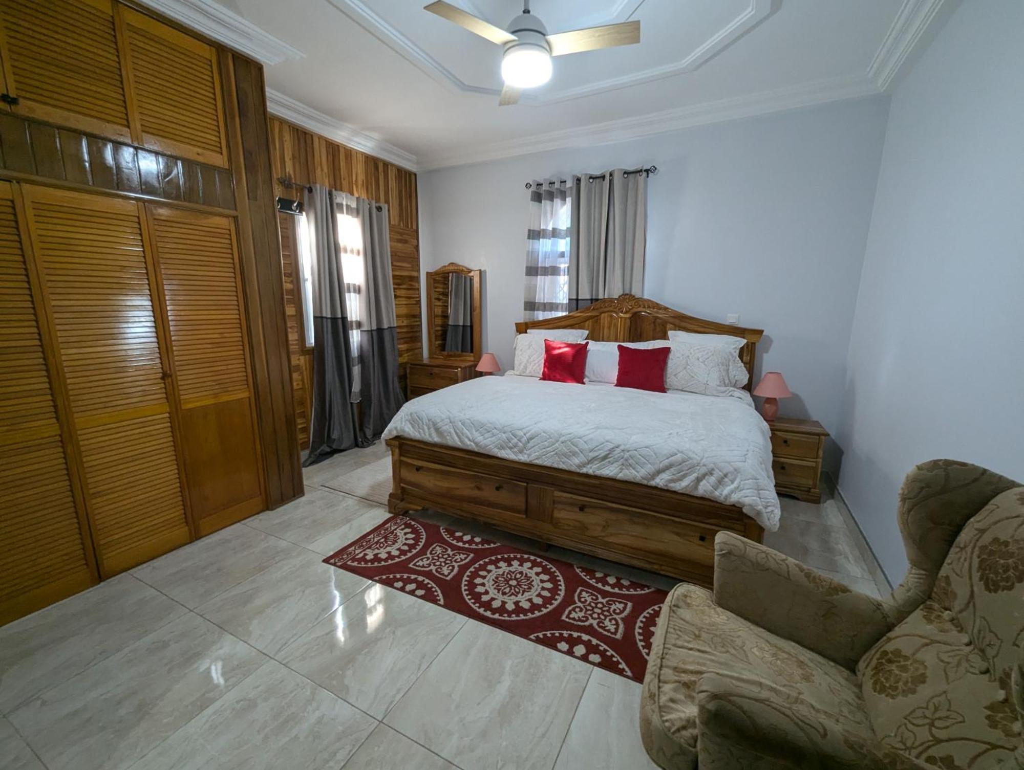 Jezhos - Dina Fully Furnished Apartment Accra Exterior photo